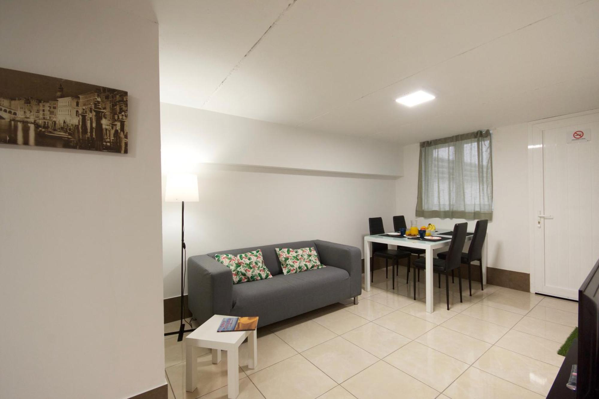 Apartamentos A 10 Minutos Del Aeropuerto Carrizal Dış mekan fotoğraf