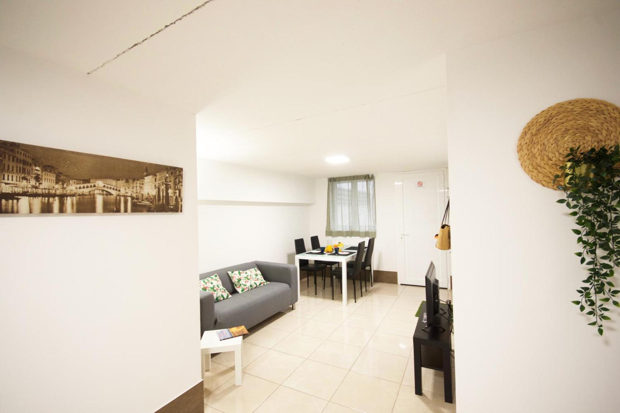 Apartamentos A 10 Minutos Del Aeropuerto Carrizal Dış mekan fotoğraf